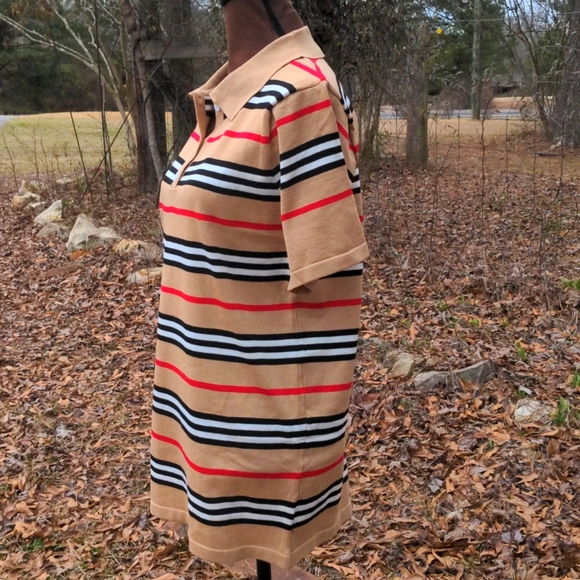 Faux-Burberry Print Tan/Black/Red Open Collar ¼-Button Short Sleeve Sweater No T - Picture 4 of 10